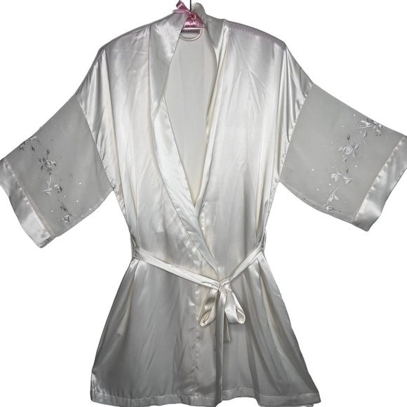 Valerie Stevens White Satin Kimono Sleeves Short Robe Size S Lace Trim Silky
